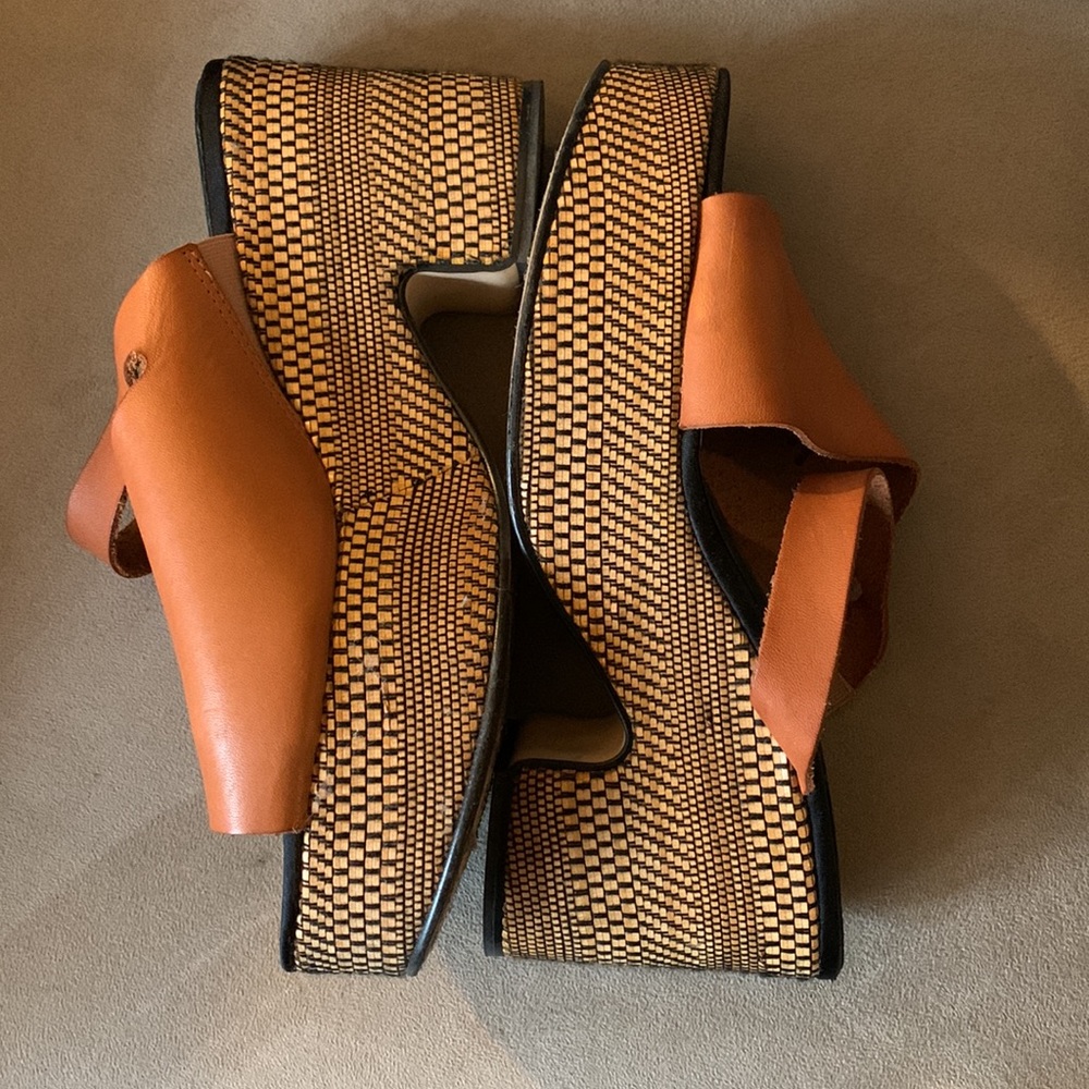 Free People platform sandals. Woven like soles. Size 38.